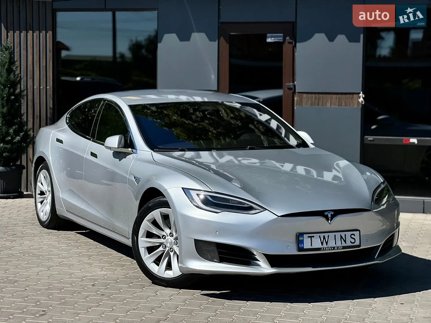 2016 Tesla Model S - мініатюра 3