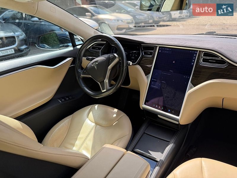 Лифтбек Tesla Model S 2015 в Черновцах фото 8 Лифтбек Tesla Model S 2015 в Черновцах