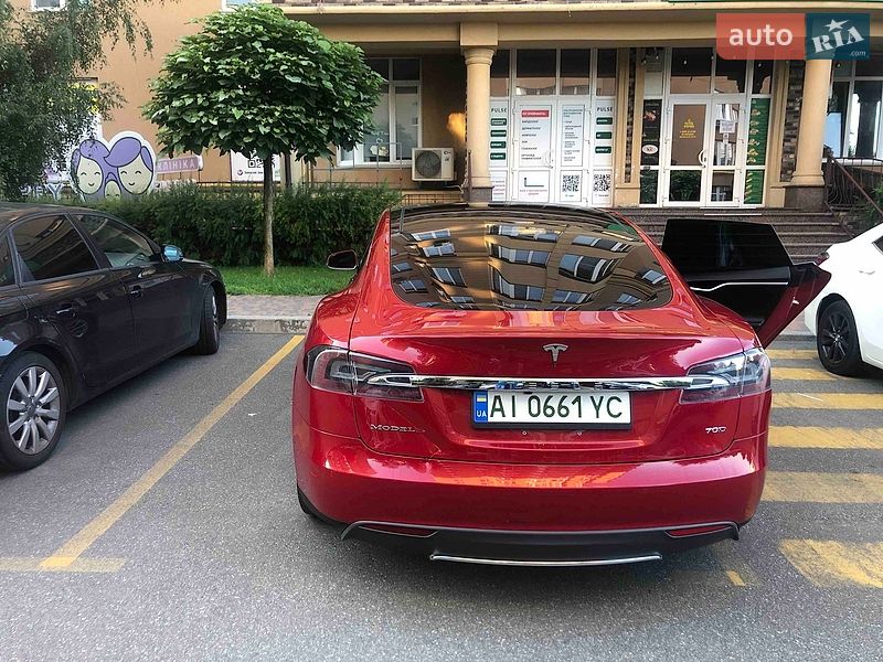 Ліфтбек Tesla Model S 2016 в Києві фото 16 Ліфтбек Tesla Model S 2016 в Києві
