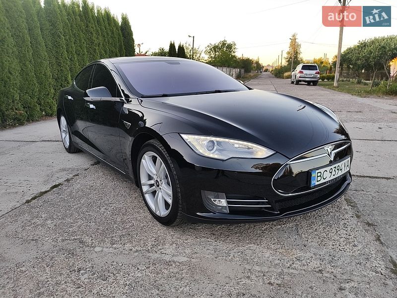 Лифтбек Tesla Model S 2013 в Шептицькому Лифтбек Tesla Model S 2013 в Шептицькому