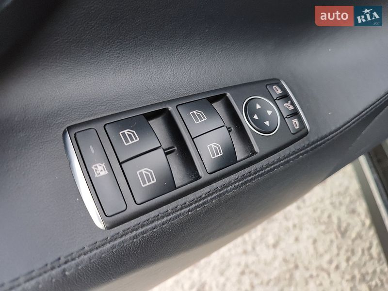Ліфтбек Tesla Model S 2013 в Шептицькому фото 39 Ліфтбек Tesla Model S 2013 в Шептицькому