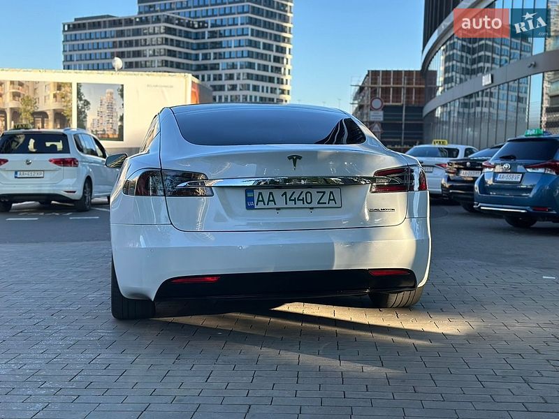 Ліфтбек Tesla Model S 2020 в Одесі