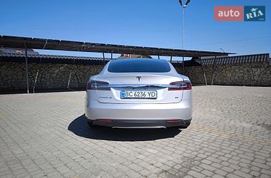 Ліфтбек Tesla Model S 2014 в Львові