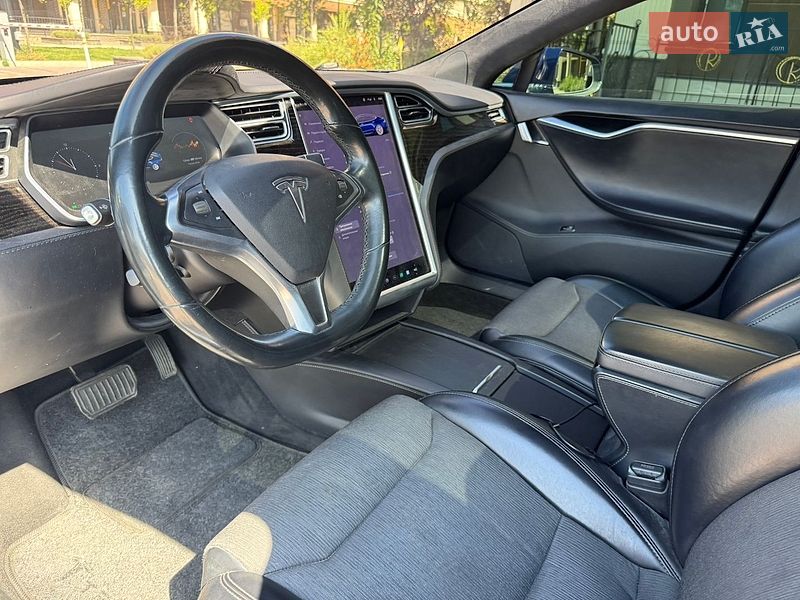 Лифтбек Tesla Model S 2017 в Софиевской Борщаговке