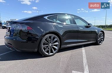 Лифтбек Tesla Model S 2015 в Ровно