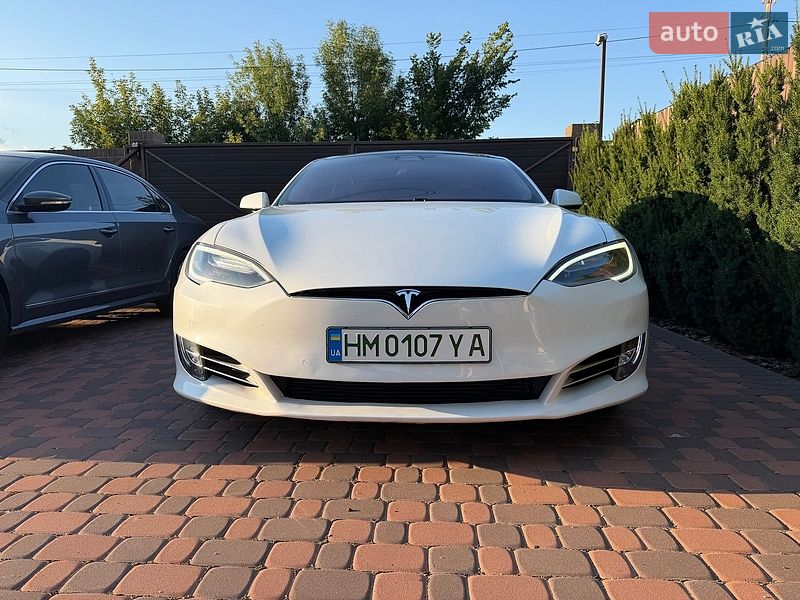 Ліфтбек Tesla Model S 2020 в Сумах