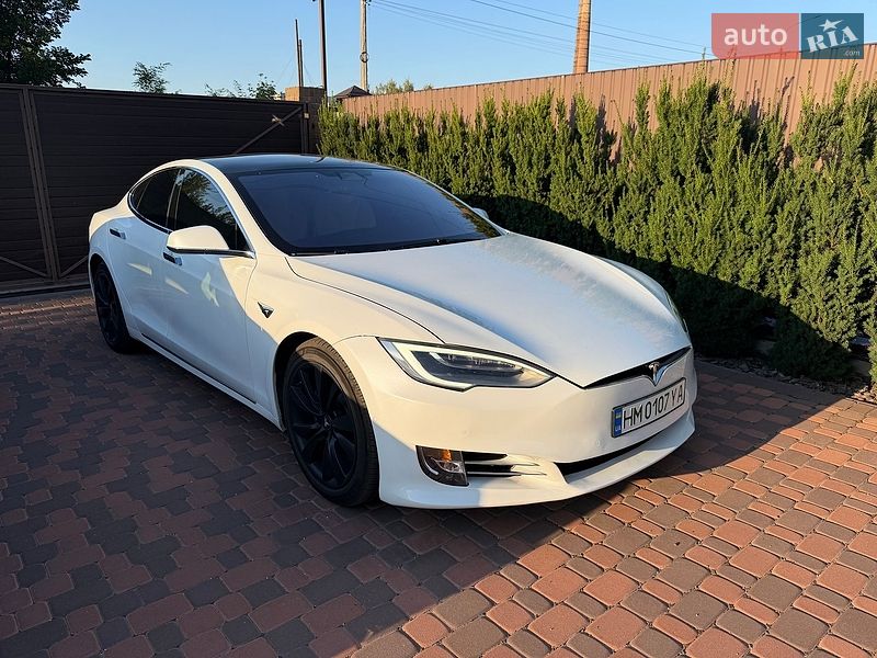 Ліфтбек Tesla Model S 2020 в Сумах