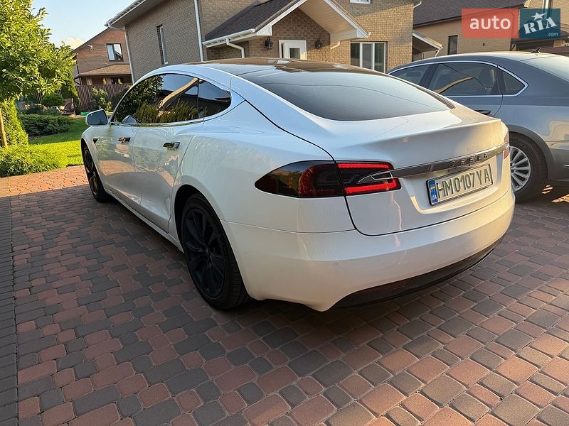 Ліфтбек Tesla Model S 2020 в Сумах
