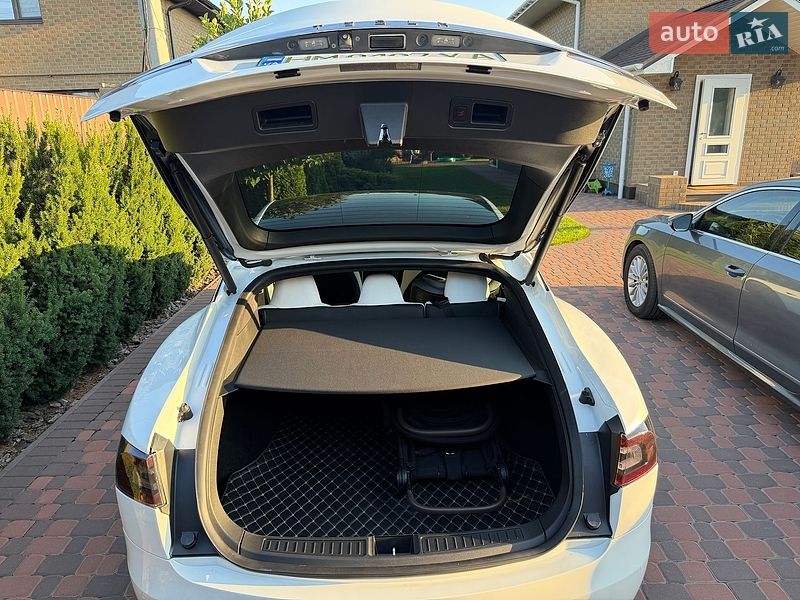 Ліфтбек Tesla Model S 2020 в Сумах
