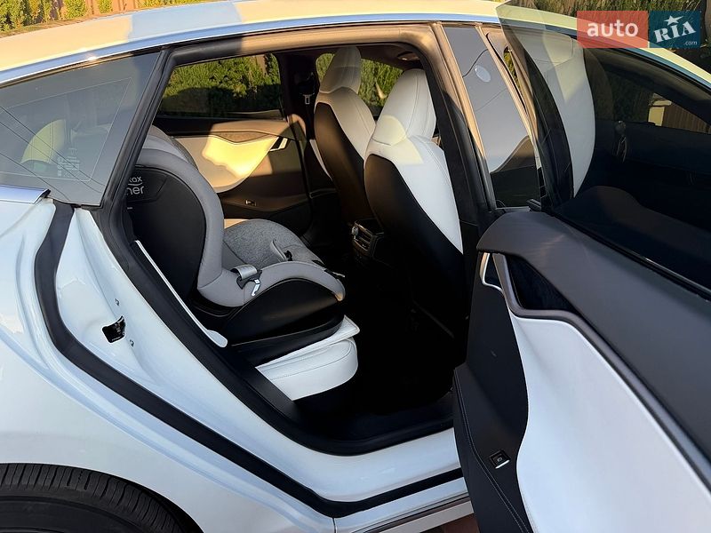 Ліфтбек Tesla Model S 2020 в Сумах