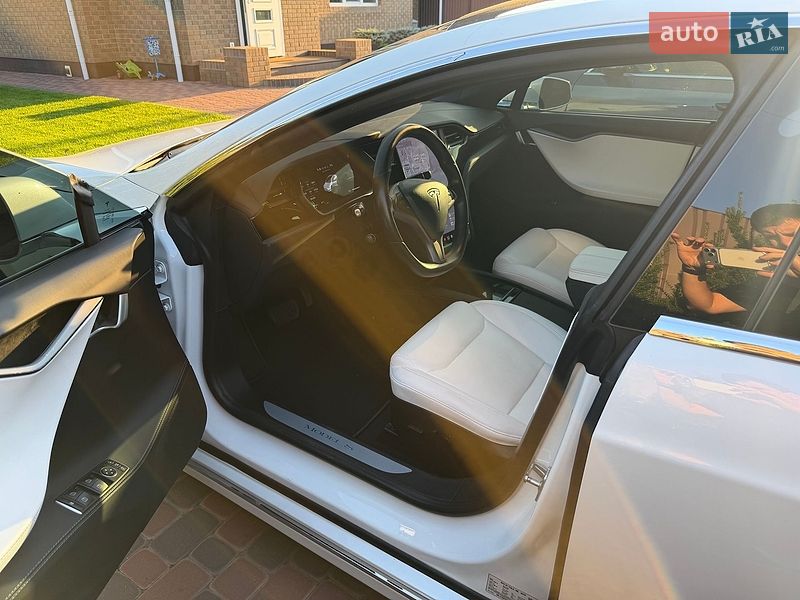 Ліфтбек Tesla Model S 2020 в Сумах