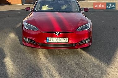 Лифтбек Tesla Model S 2018 в Киеве