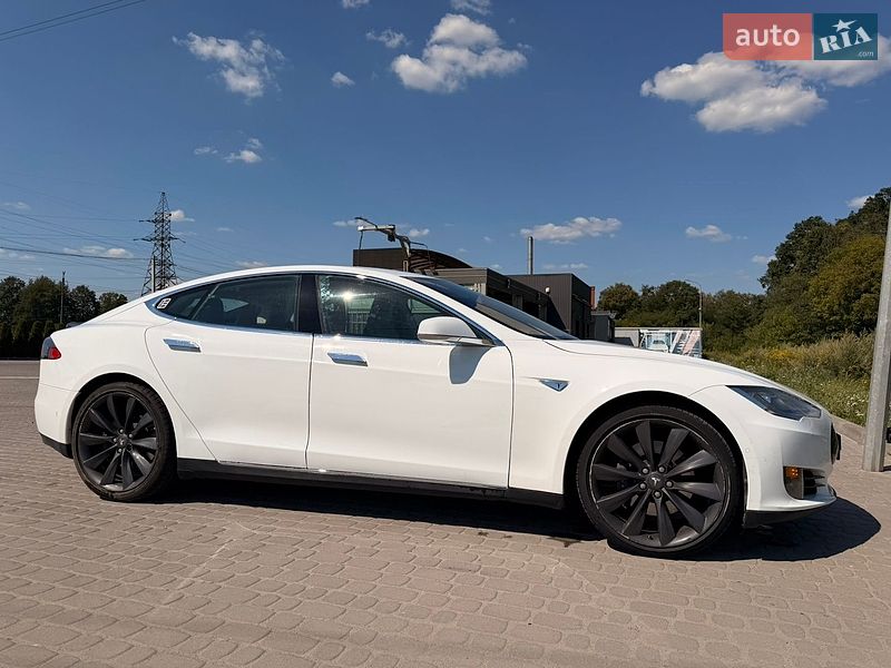 Лифтбек Tesla Model S 2015 в Львове фото 3 Лифтбек Tesla Model S 2015 в Львове