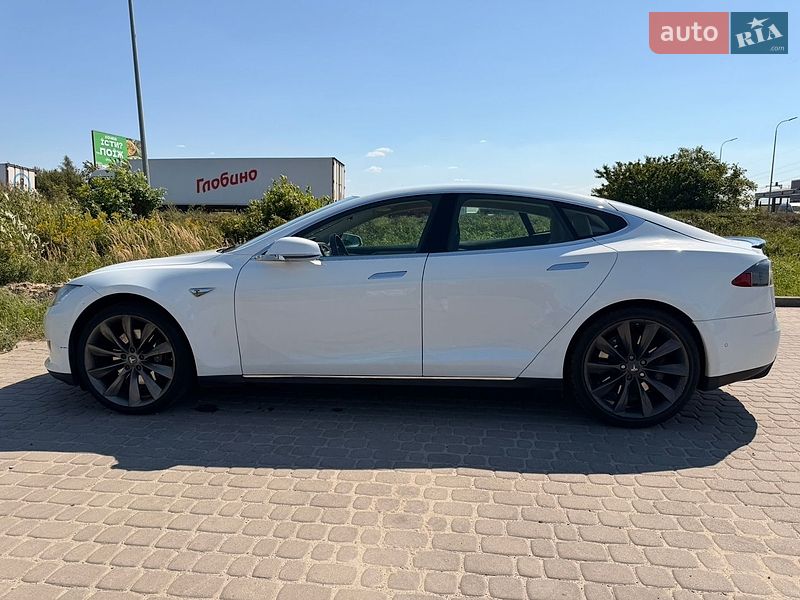 Лифтбек Tesla Model S 2015 в Львове фото 7 Лифтбек Tesla Model S 2015 в Львове