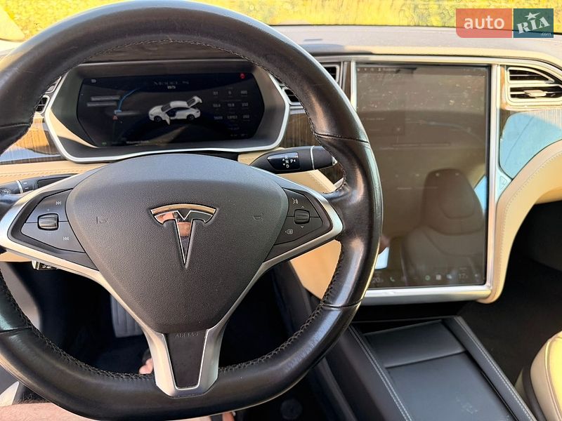 Лифтбек Tesla Model S 2015 в Львове фото 12 Лифтбек Tesla Model S 2015 в Львове
