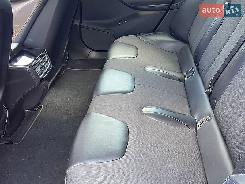 Лифтбек Tesla Model S 2013 в Полтаве