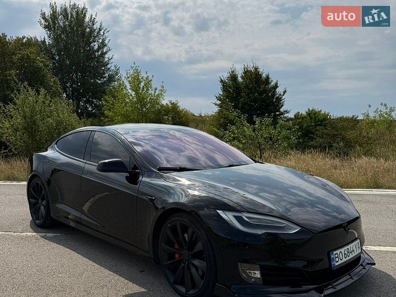 Лифтбек Tesla Model S 2020 в Тернополе