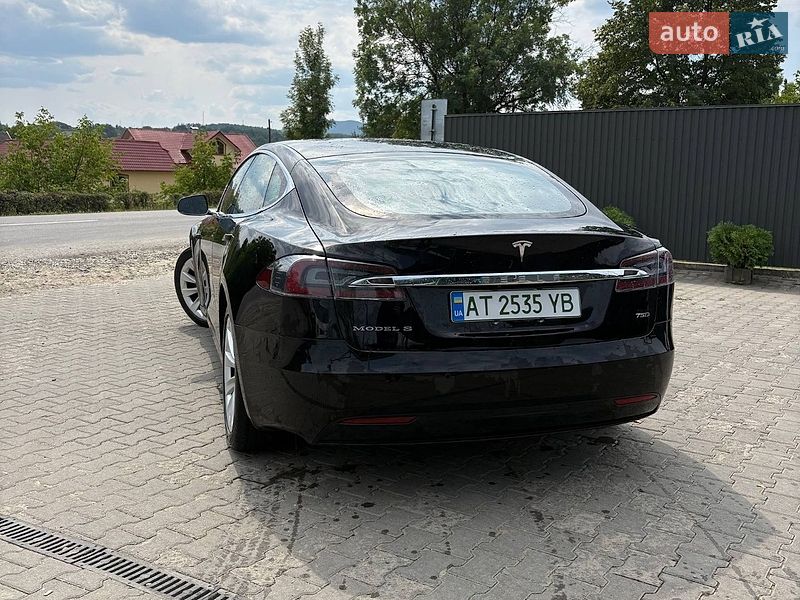 Лифтбек Tesla Model S 2018 в Коломые