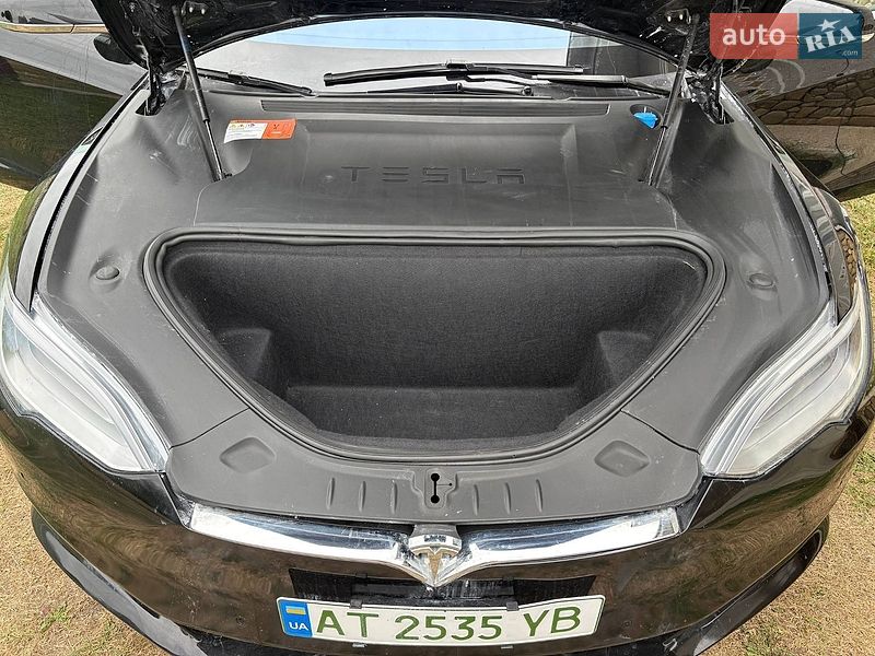 Лифтбек Tesla Model S 2018 в Коломые