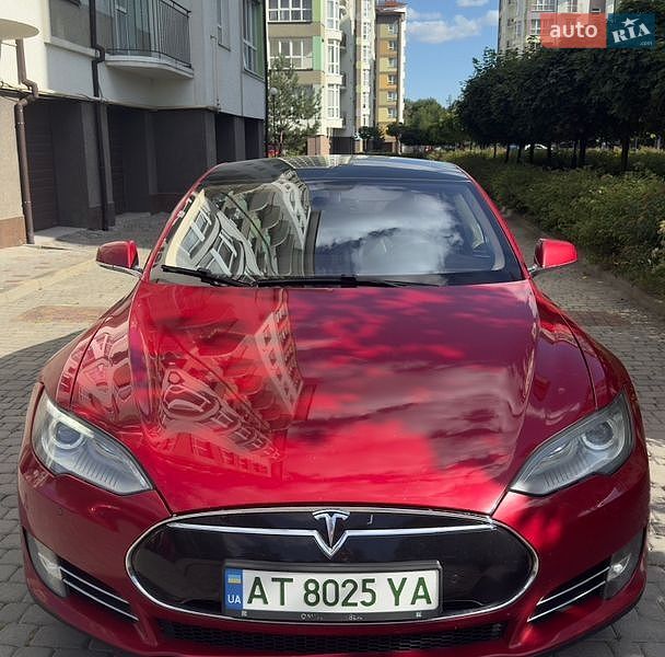Лифтбек Tesla Model S 2013 в Ивано-Франковске