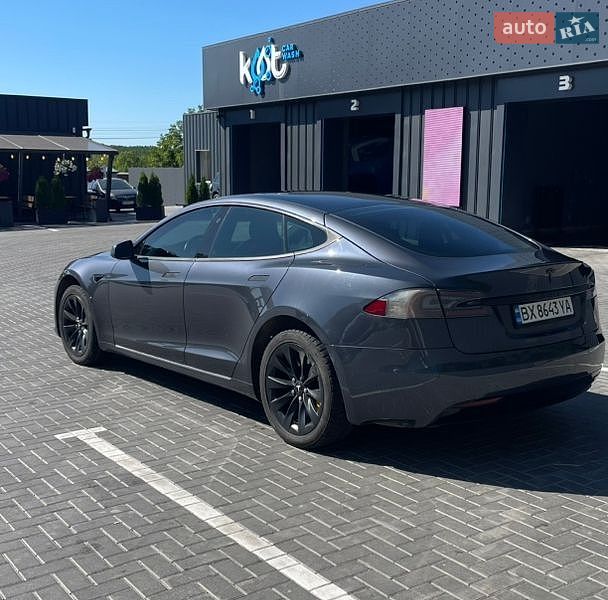 Лифтбек Tesla Model S 2017 в Каменец-Подольском