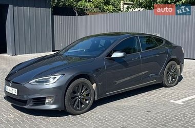 Лифтбек Tesla Model S 2017 в Каменец-Подольском