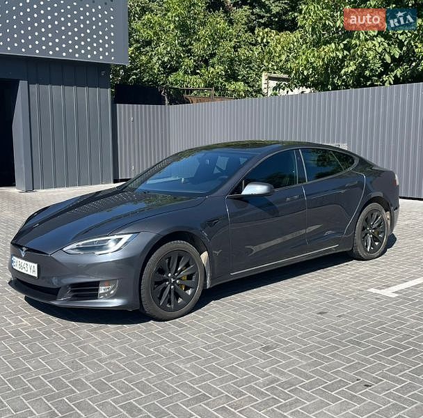 Лифтбек Tesla Model S 2017 в Каменец-Подольском