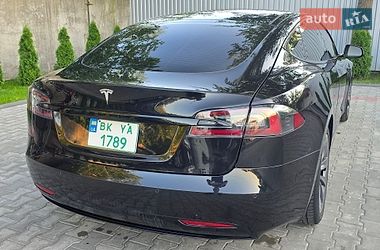 Ліфтбек Tesla Model S 2018 в Костопілі