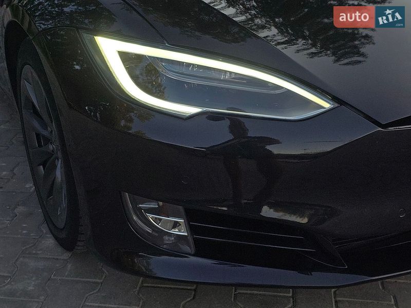 Ліфтбек Tesla Model S 2018 в Костопілі