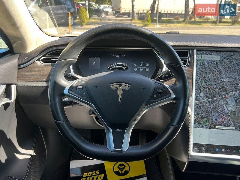 Лифтбек Tesla Model S 2014 в Львове