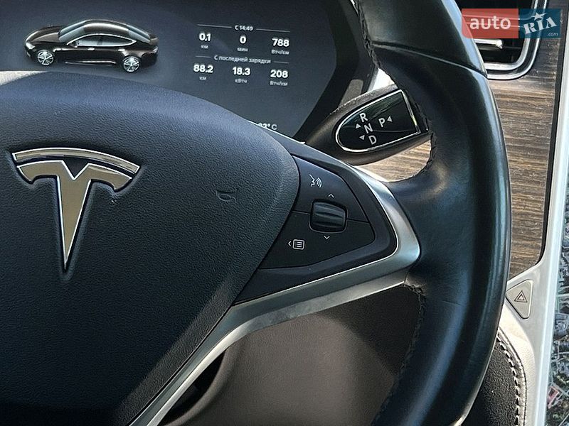 Лифтбек Tesla Model S 2014 в Львове