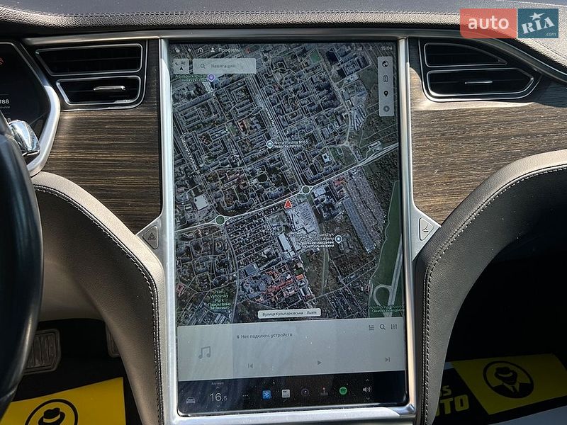 Лифтбек Tesla Model S 2014 в Львове
