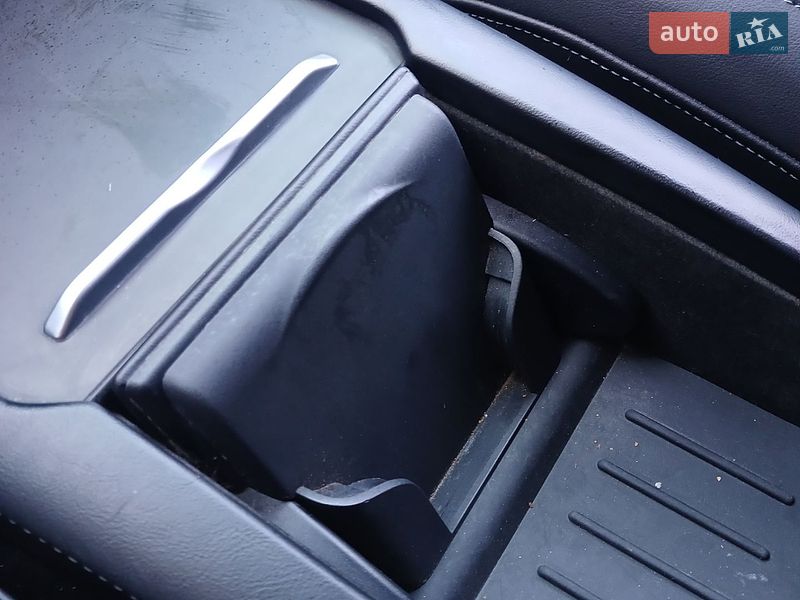 Лифтбек Tesla Model S 2017 в Ивано-Франковске фото 17 Лифтбек Tesla Model S 2017 в Ивано-Франковске