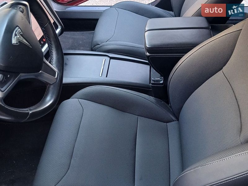 Лифтбек Tesla Model S 2017 в Ивано-Франковске фото 15 Лифтбек Tesla Model S 2017 в Ивано-Франковске