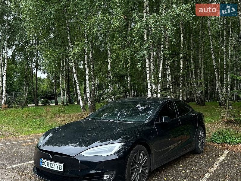 Лифтбек Tesla Model S 2019 в Стрые