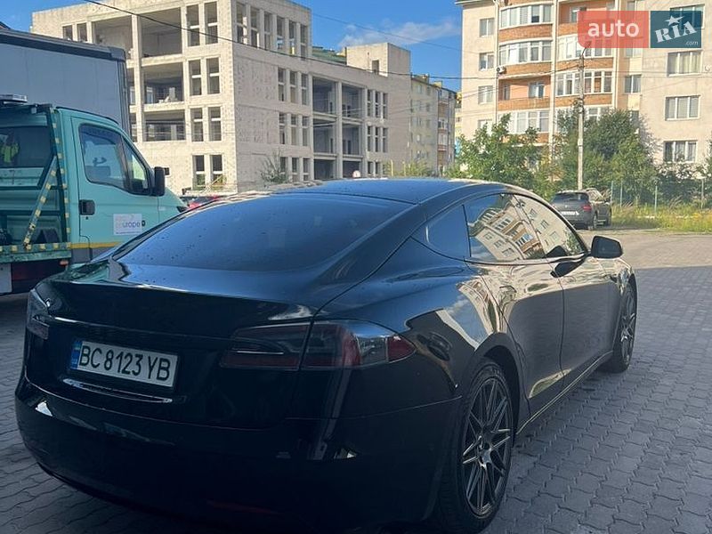 Лифтбек Tesla Model S 2019 в Стрые
