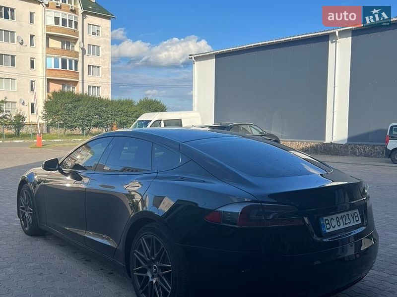 Лифтбек Tesla Model S 2019 в Стрые