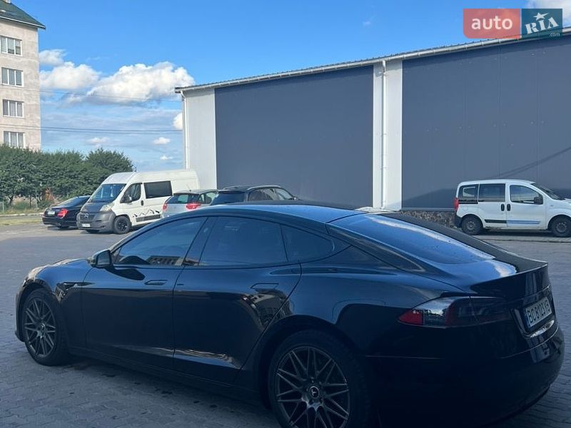 Лифтбек Tesla Model S 2019 в Стрые