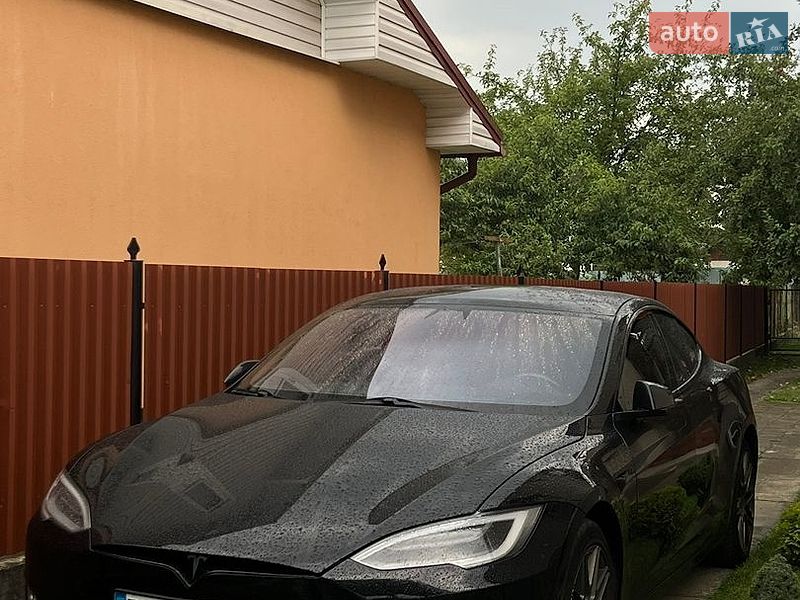 Лифтбек Tesla Model S 2019 в Стрые
