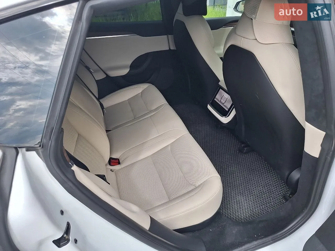 2022 Tesla Model S - мініатюра 5