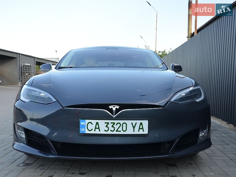 Ліфтбек Tesla Model S 2016 в Черкасах