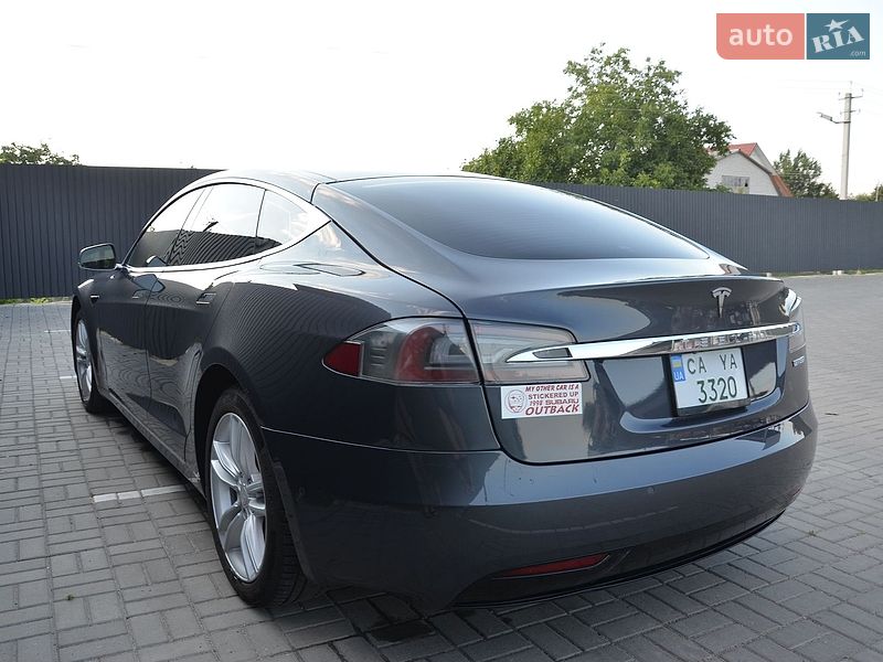 Ліфтбек Tesla Model S 2016 в Черкасах