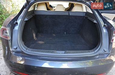 Ліфтбек Tesla Model S 2016 в Черкасах