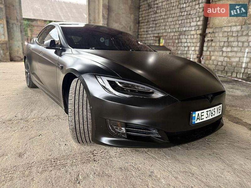 Ліфтбек Tesla Model S 2019 в Львові