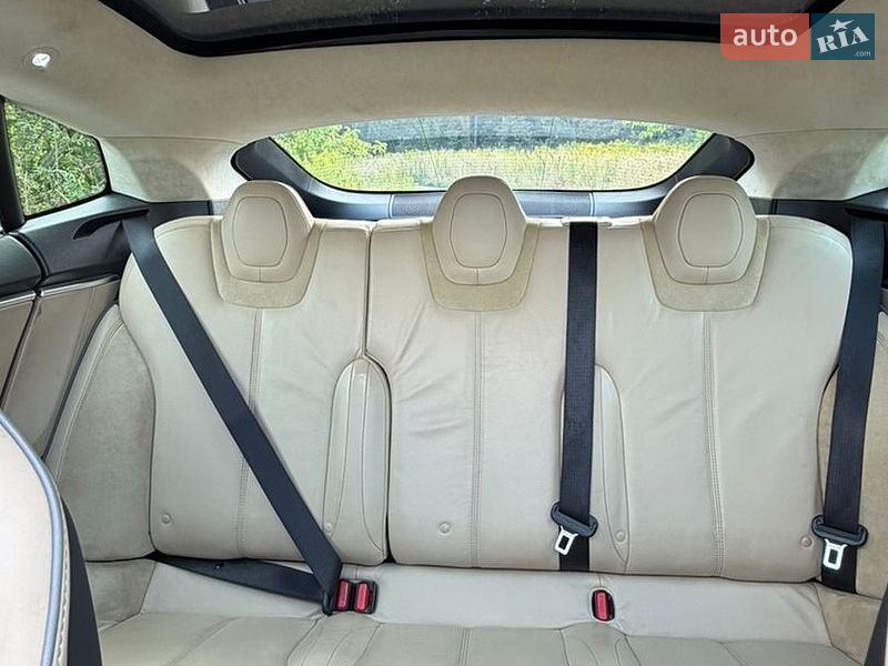 Лифтбек Tesla Model S 2013 в Коростышеве