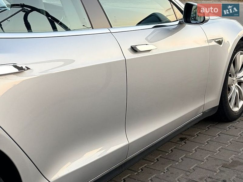 Лифтбек Tesla Model S 2013 в Киеве фото 3 Лифтбек Tesla Model S 2013 в Киеве