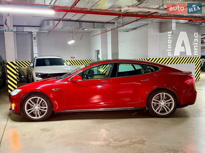 Лифтбек Tesla Model S 2013 в Одессе фото 10 Лифтбек Tesla Model S 2013 в Одессе