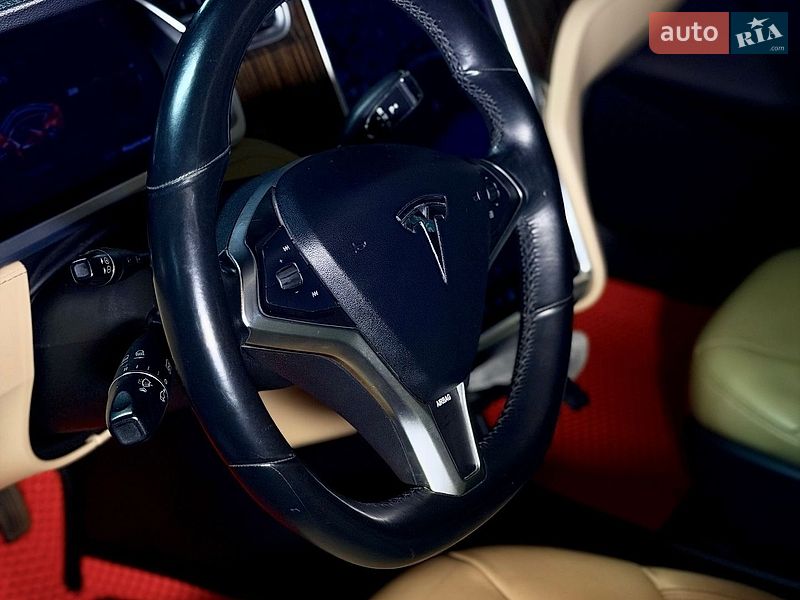 Лифтбек Tesla Model S 2013 в Одессе фото 19 Лифтбек Tesla Model S 2013 в Одессе