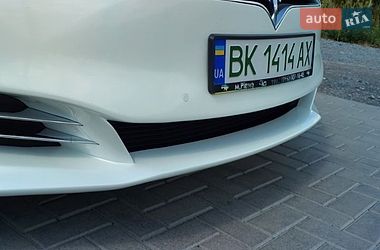 Лифтбек Tesla Model S 2018 в Ровно