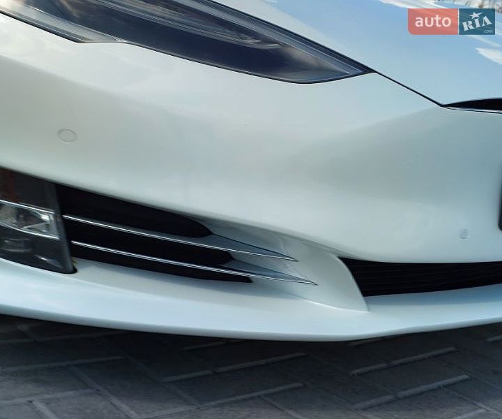 Лифтбек Tesla Model S 2018 в Ровно